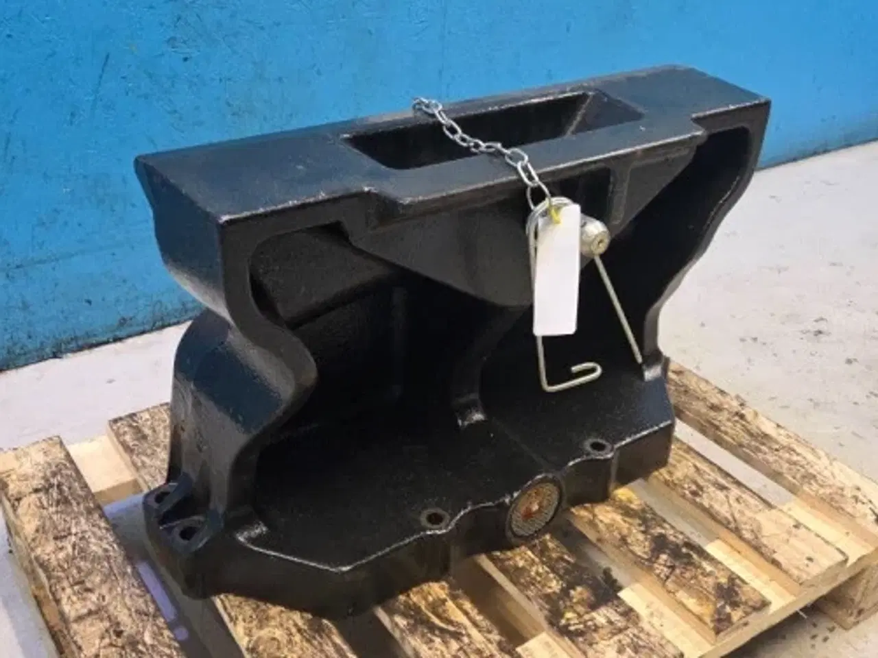 Billede 6 - Case Farmall 115C Frontvægt Holder 84313805