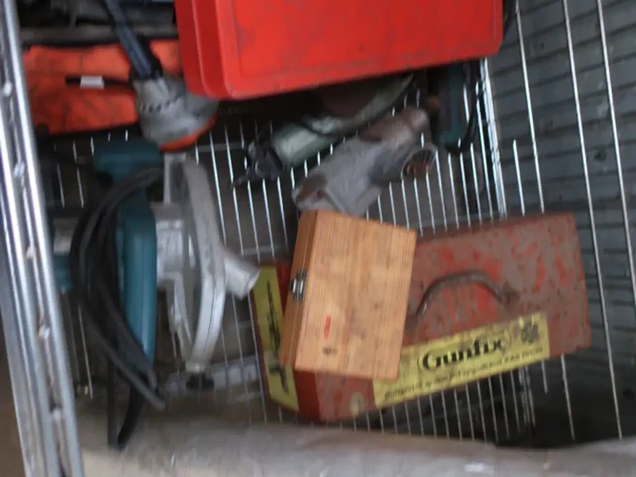 Billede 34 - 2 stk. rullebukke, paller, reoler, reservedele, værktøj, stiger m.m.