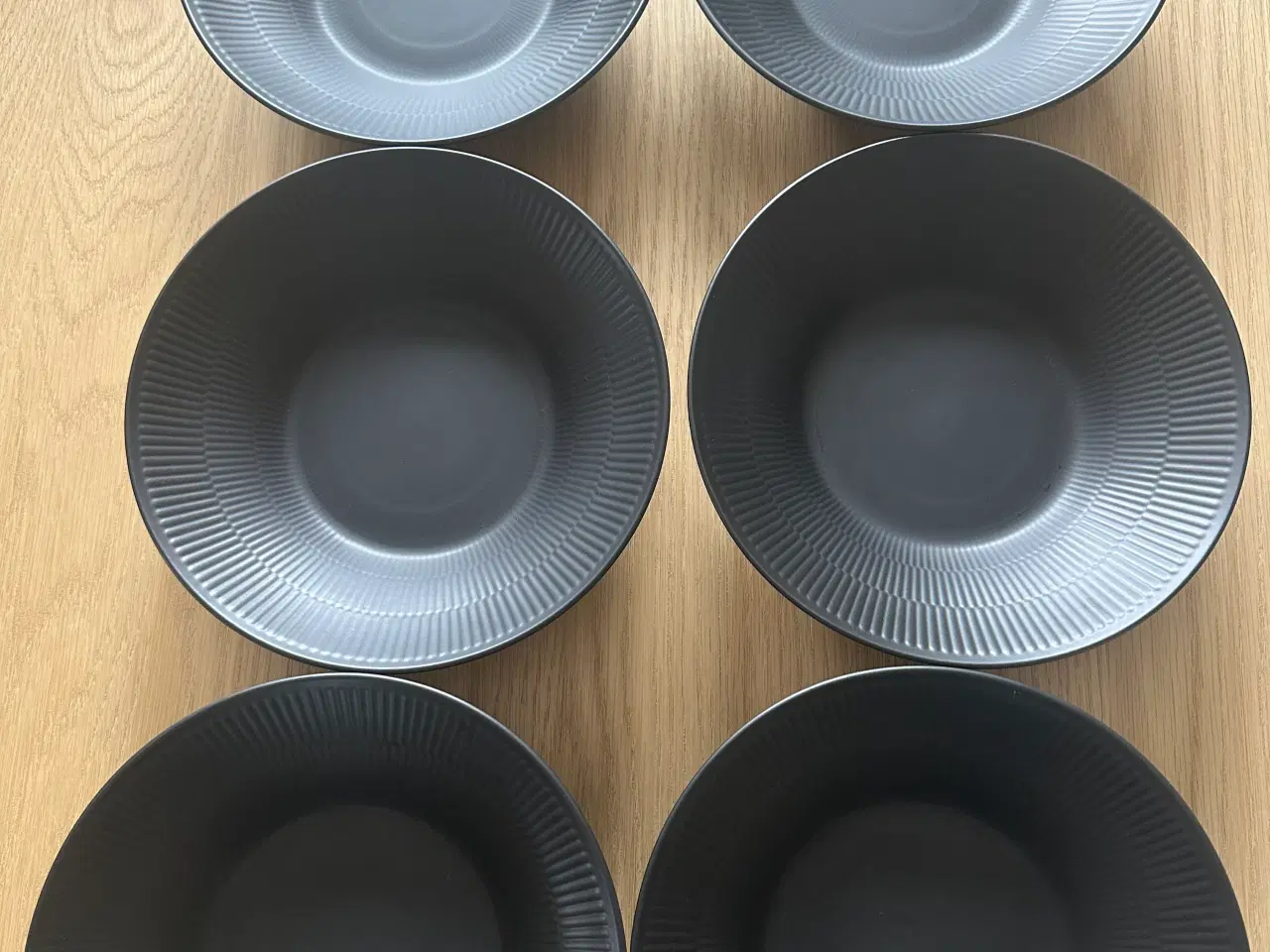 Billede 3 - Royal Copenhagen dyb tallerken 24stk sort riflet