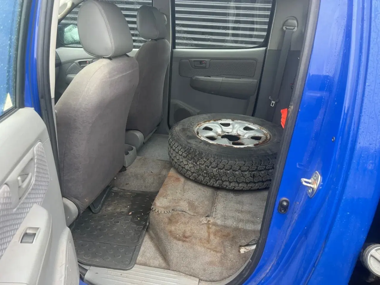 Billede 3 - Toyota HiLux 2,5 D-4D 102 Db.Kab 4x4