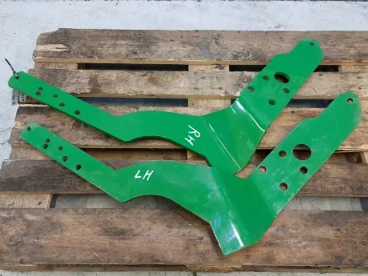 Billede 11 - John Deere H310 Motorhjelms Beskytte Sæt Beslag W57070