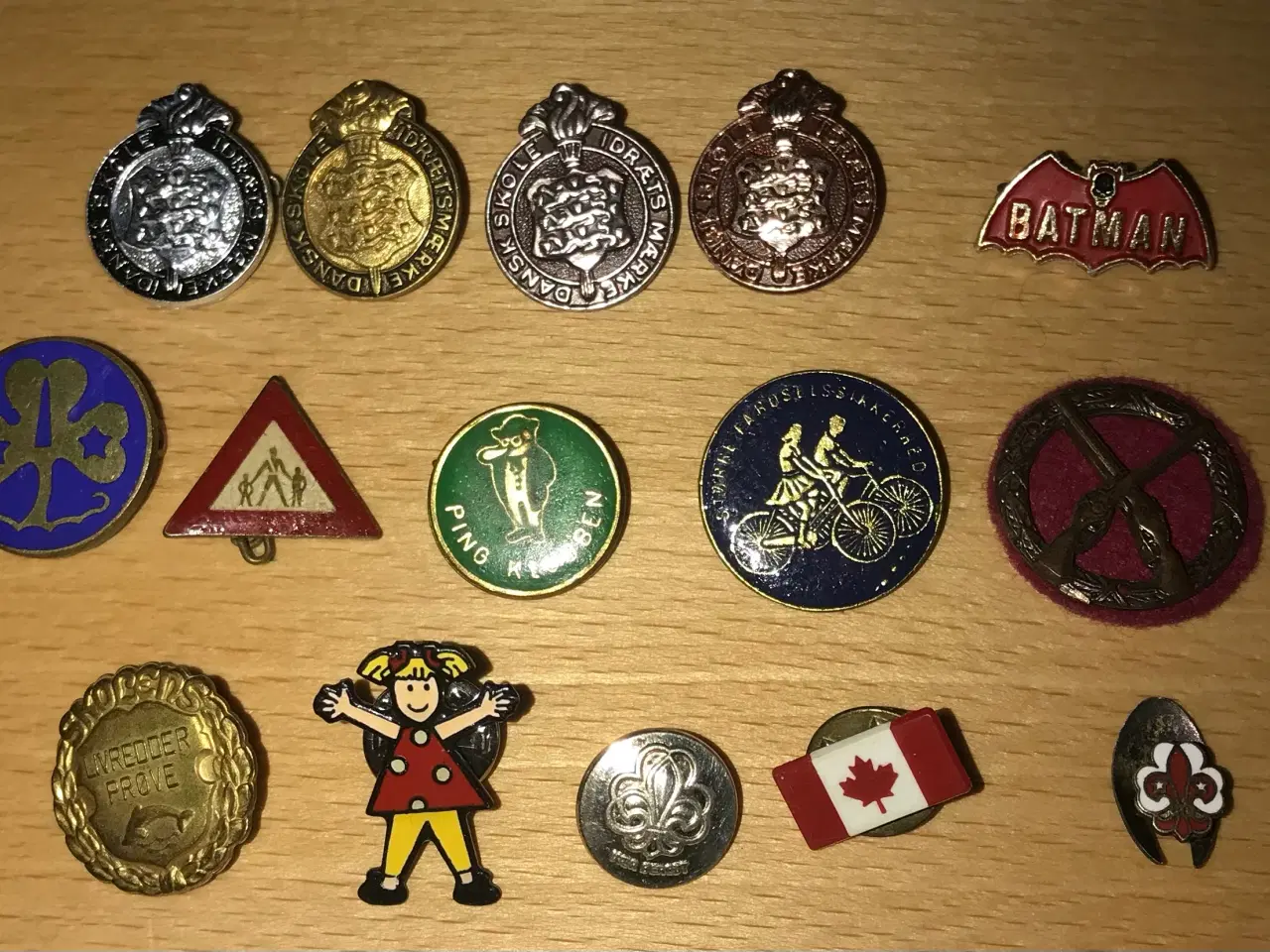 Billede 1 - Gamle emblemer og pin’s
