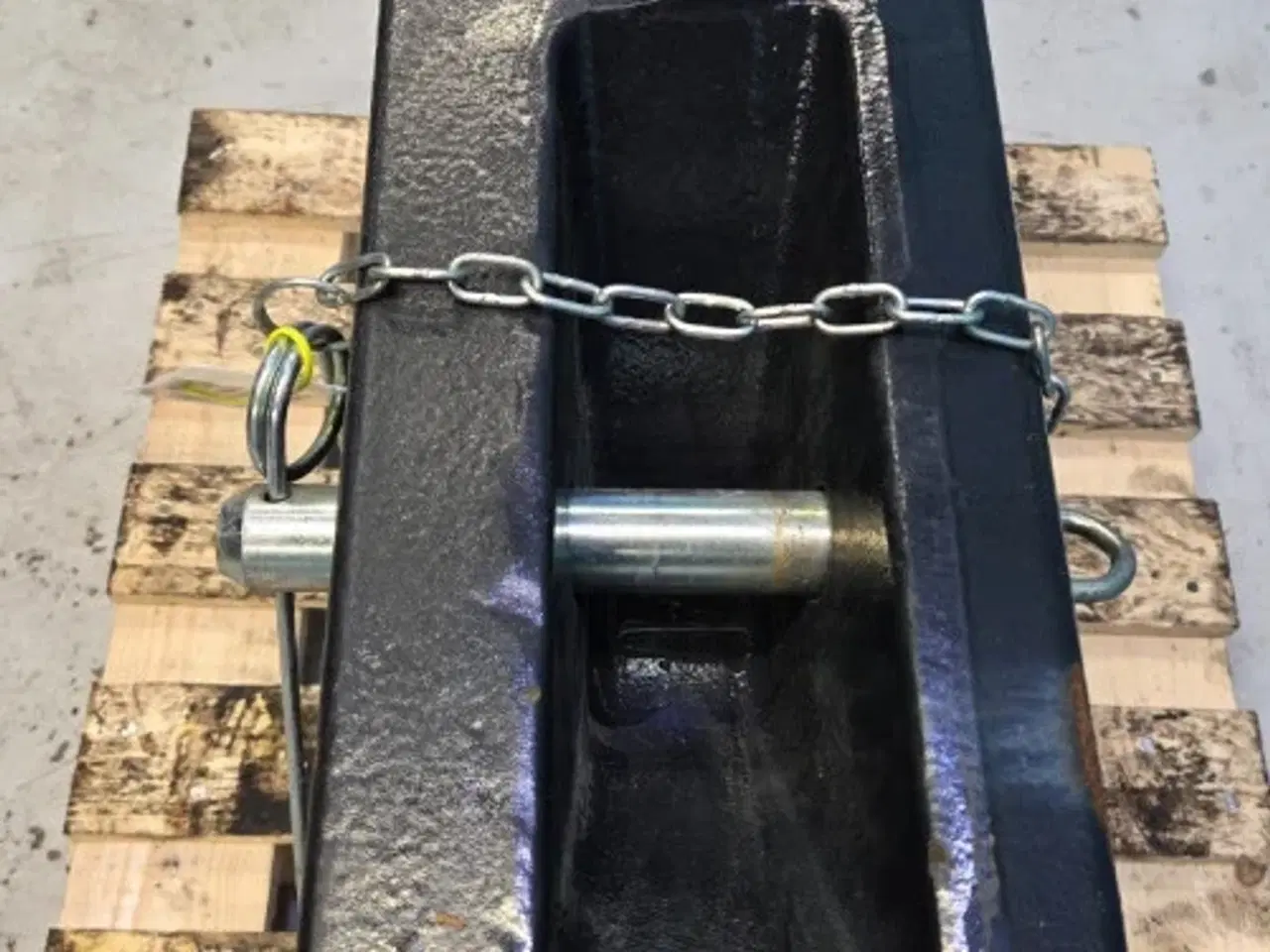 Billede 14 - Case Farmall 115C Frontvægt Holder 84313805