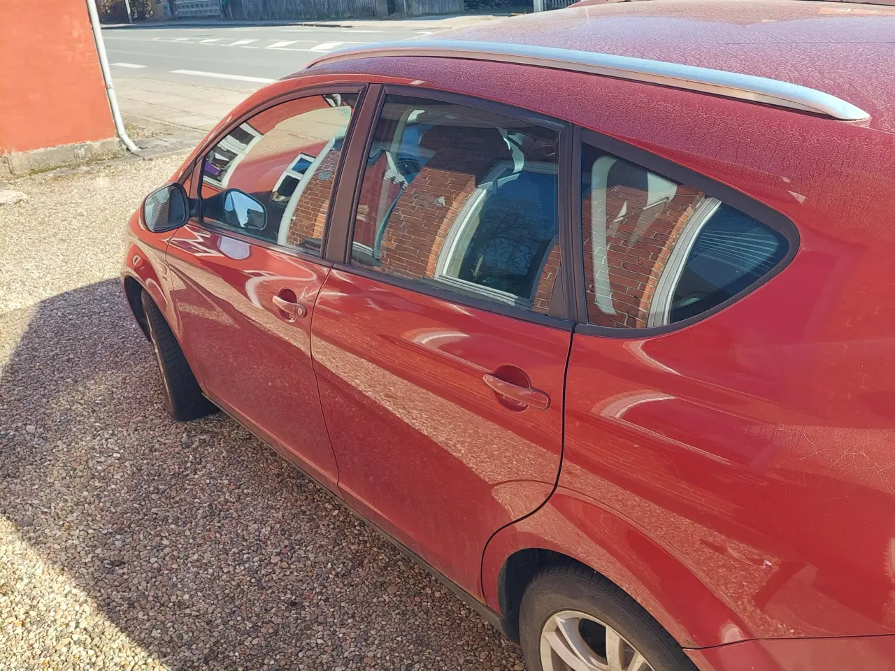 Billede 2 - Velholdt familiebil med plads til børnbarnevogn