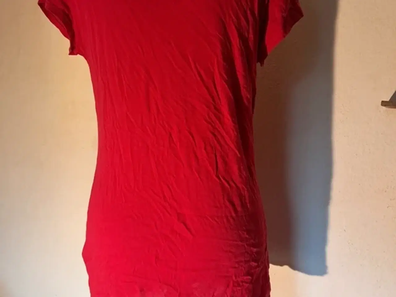 Billede 3 - Divided str. 38 t-shirt