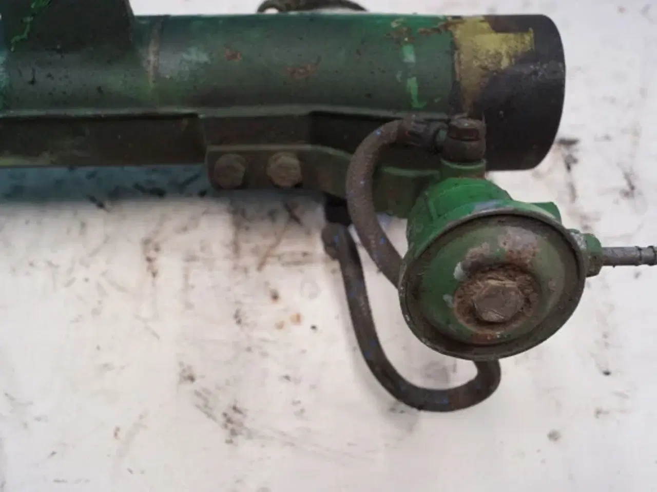 Billede 5 - John Deere 3140 Indsugningsmanifold R65851