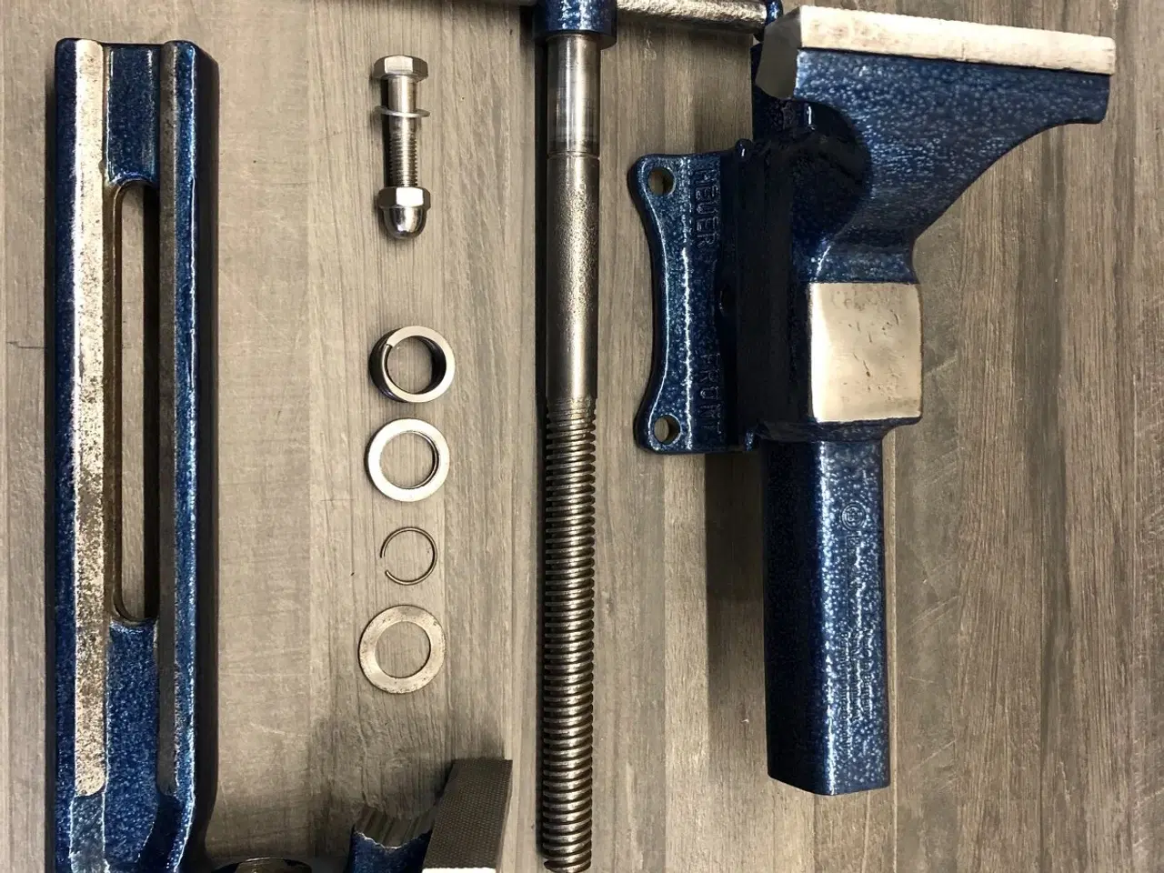 Billede 5 - Skruestik Heuer Front