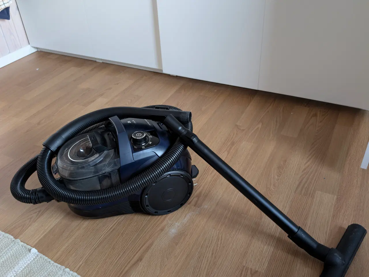 Billede 1 - Bosch Serie 4 poseløs støvsuger