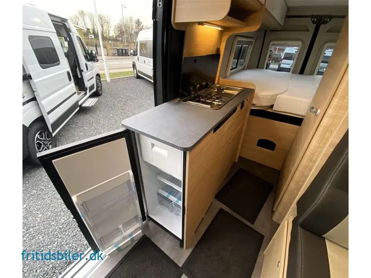 Billede 5 - 2024 - RoadCar R 640   Roadcar 640 165 Hk Den store rummelige camper med langsgående senge