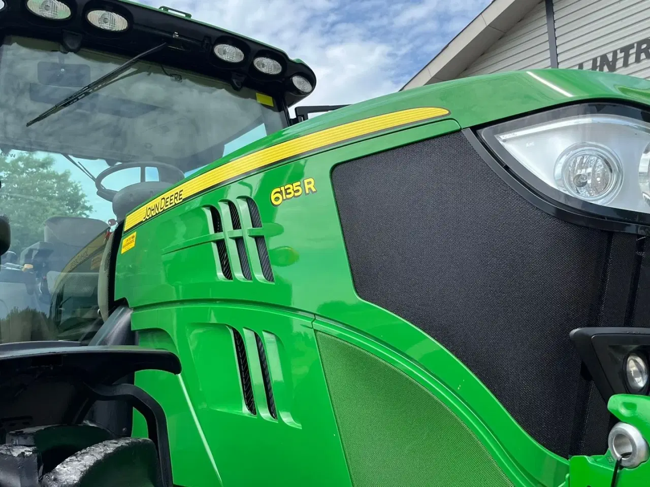 Billede 17 - John Deere 6135R Krybegear, frontlift, TLS Affjedret foraksel og affjedret kabine samt luft anlæg