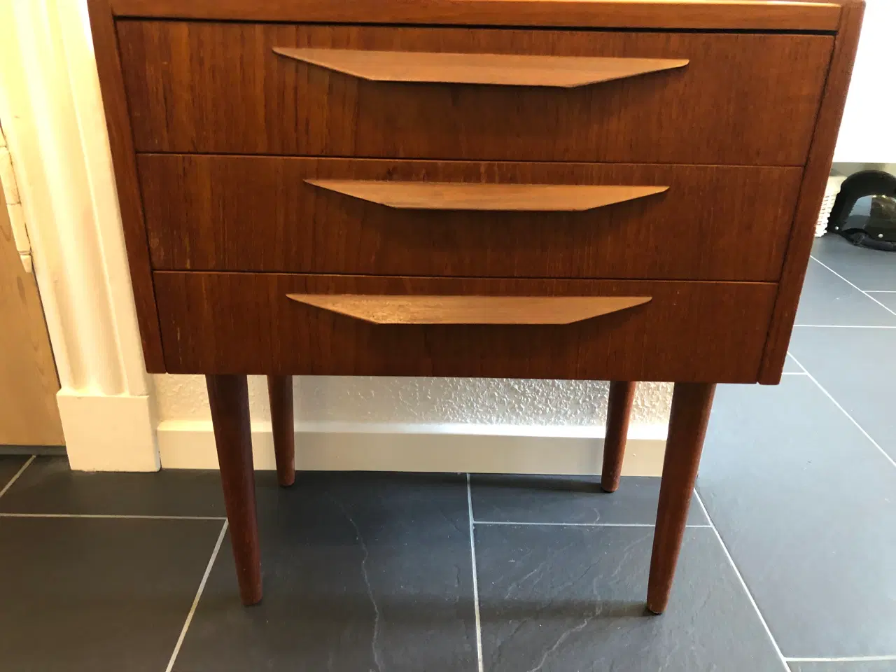 Billede 12 - Lille kommode og tilhørende spejl i teak træ