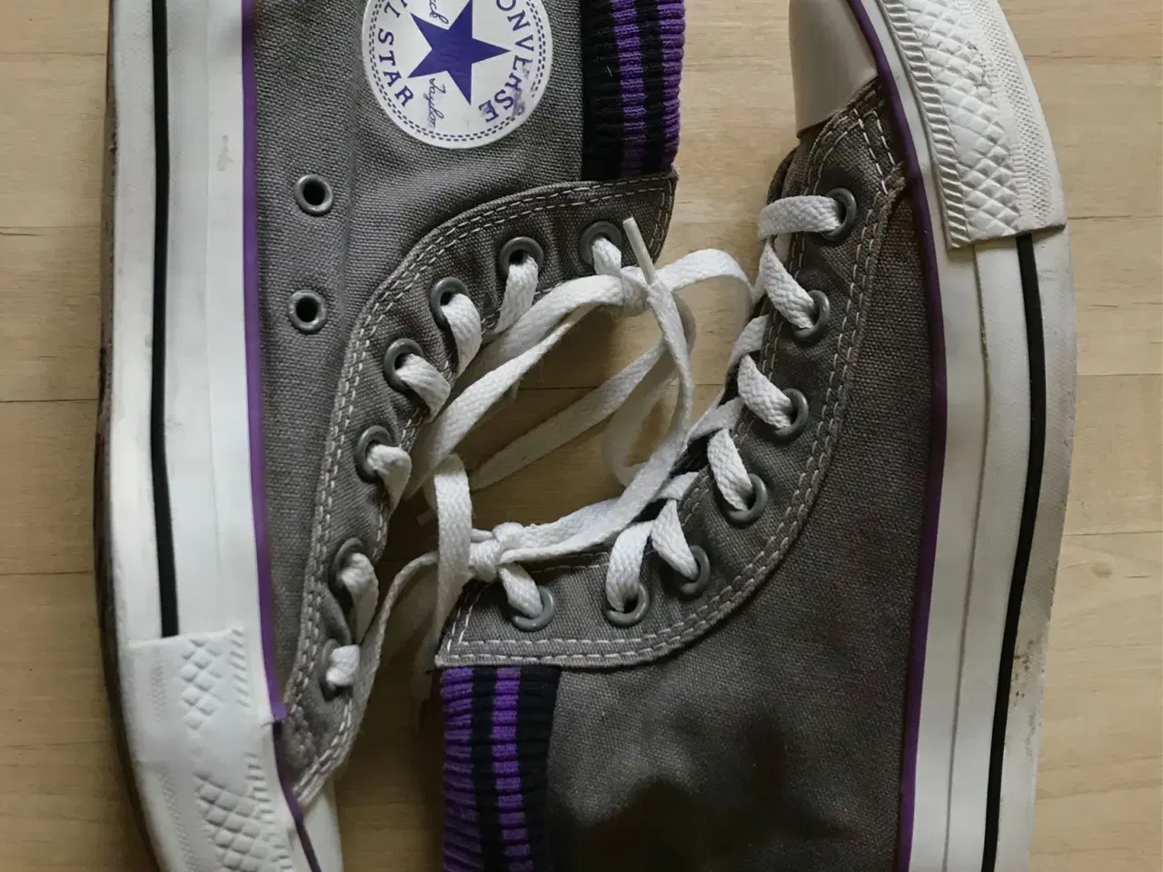 Billede 1 - Flotte Converse sko