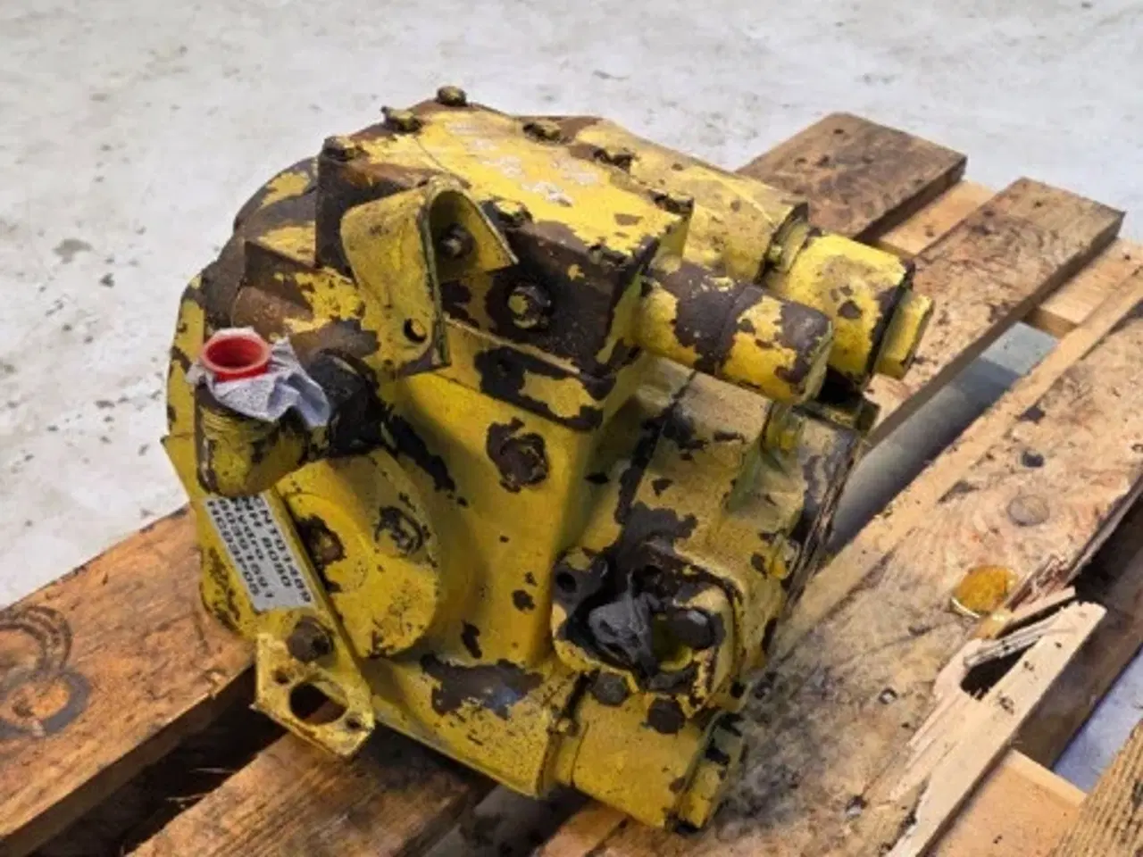 Billede 4 - New Holland 8080 Hydrostatpumpe 80391591