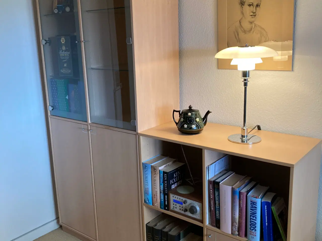 Billede 2 - Vitrineskab i lys bøg