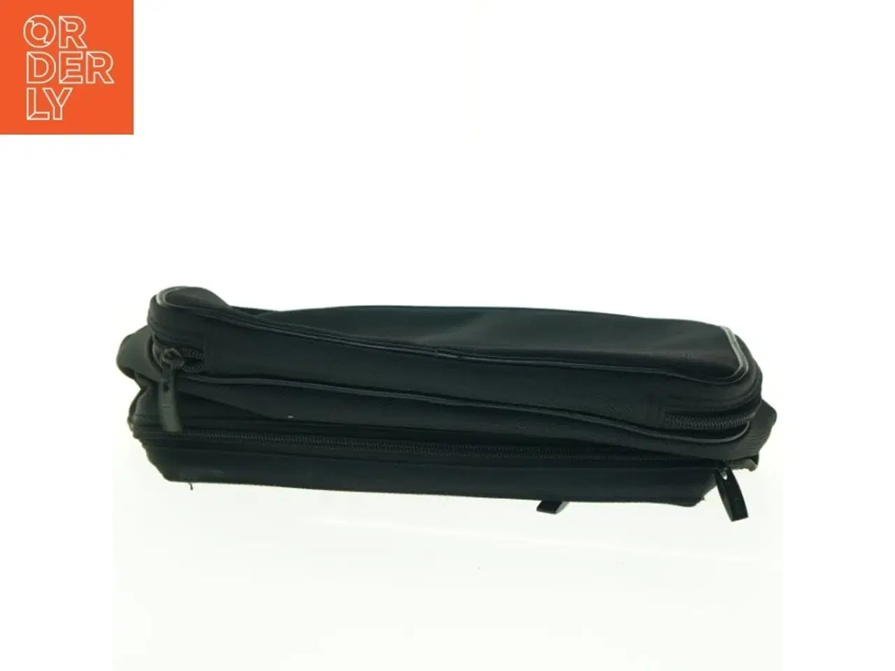 Billede 5 - Sort toilettaske fra CIWI (str. 16 x 30 cm)