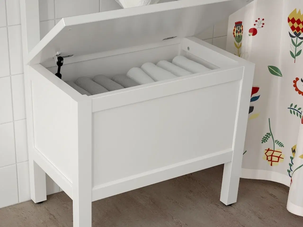 Billede 3 - IKEA Hemnes hvid entrébænk med knager og opbevarin