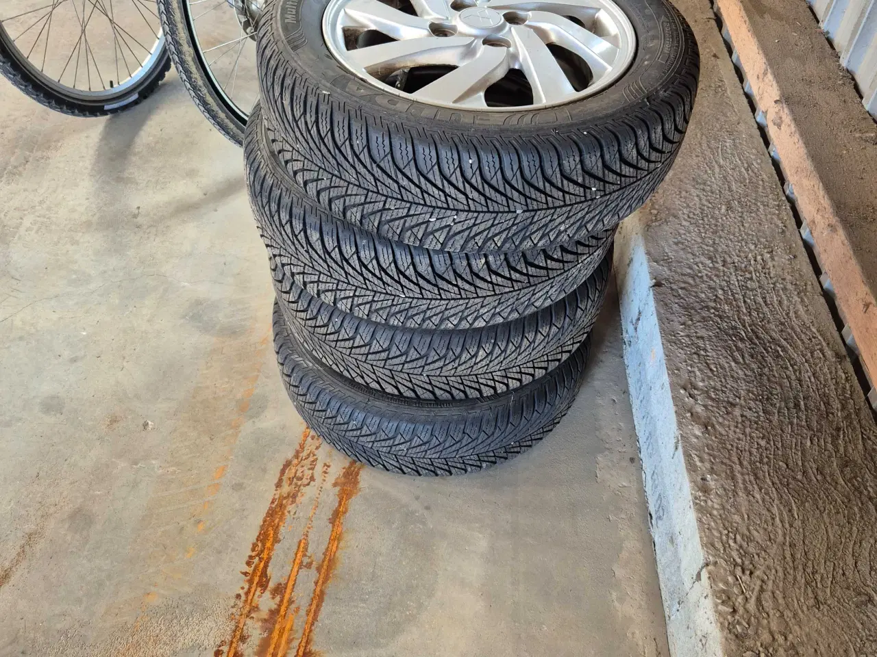 Billede 1 - Vinterdæk og fælge
