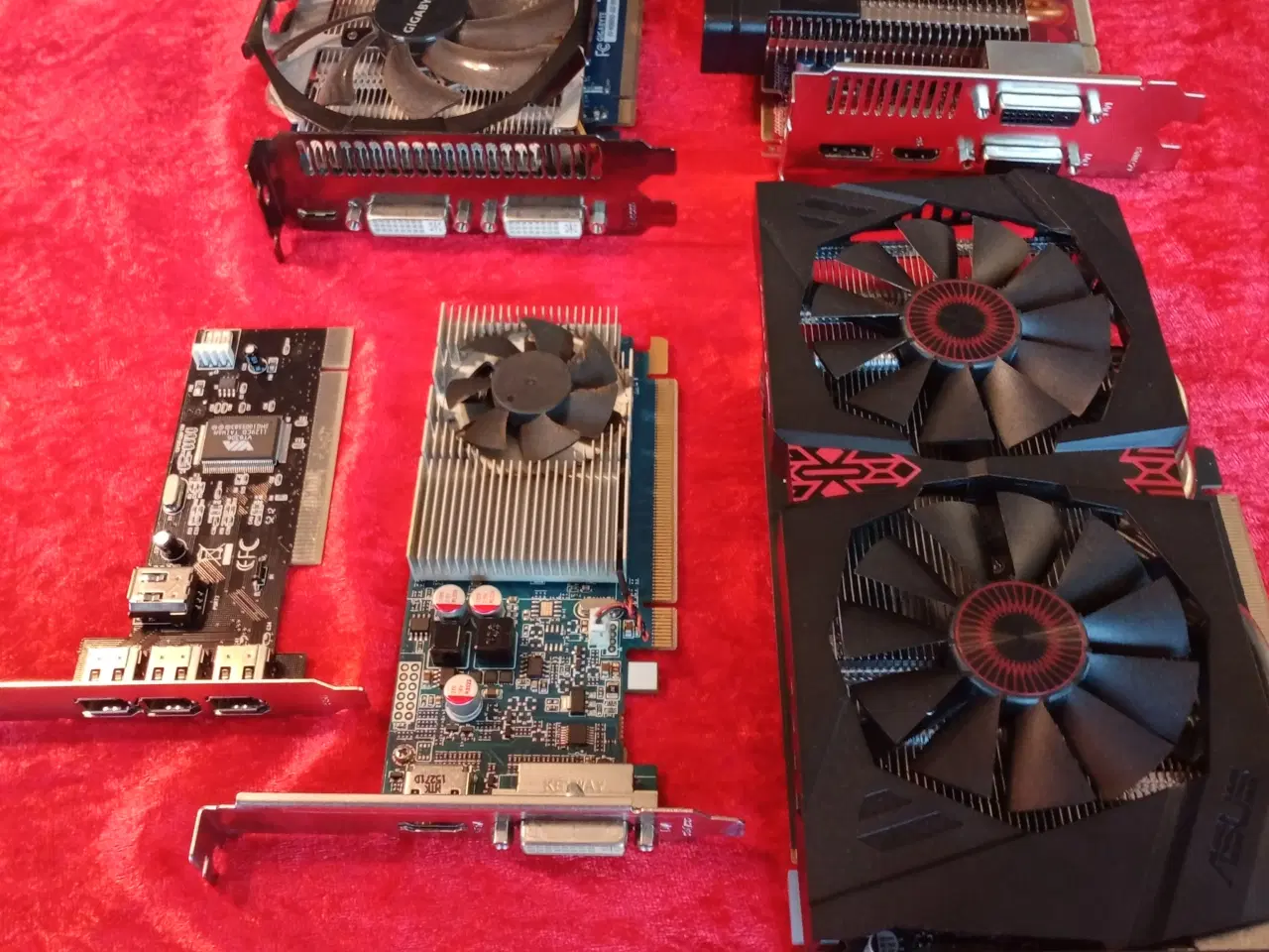 Billede 3 - 4 pci-e grafikkort + 1 firewire