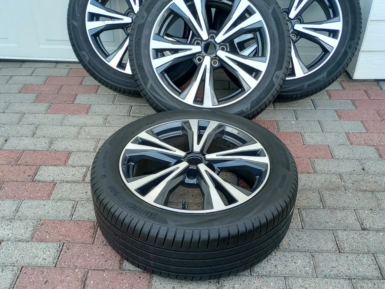 Billede 1 - Alufælge 5x114,3 - Nye dæk, Tpms, bud modtages !