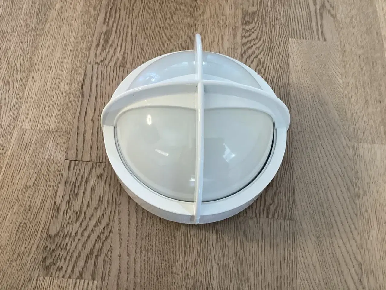 Billede 1 - Meget fin hvid Mini Piratlampe fra Nordisk Solar