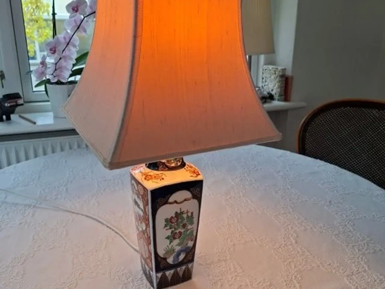 Billede 5 - Gold Imari håndmalet bordlampe med skærm sælges