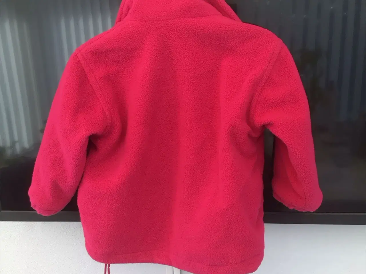 Billede 2 - Fleece jakke str.1år