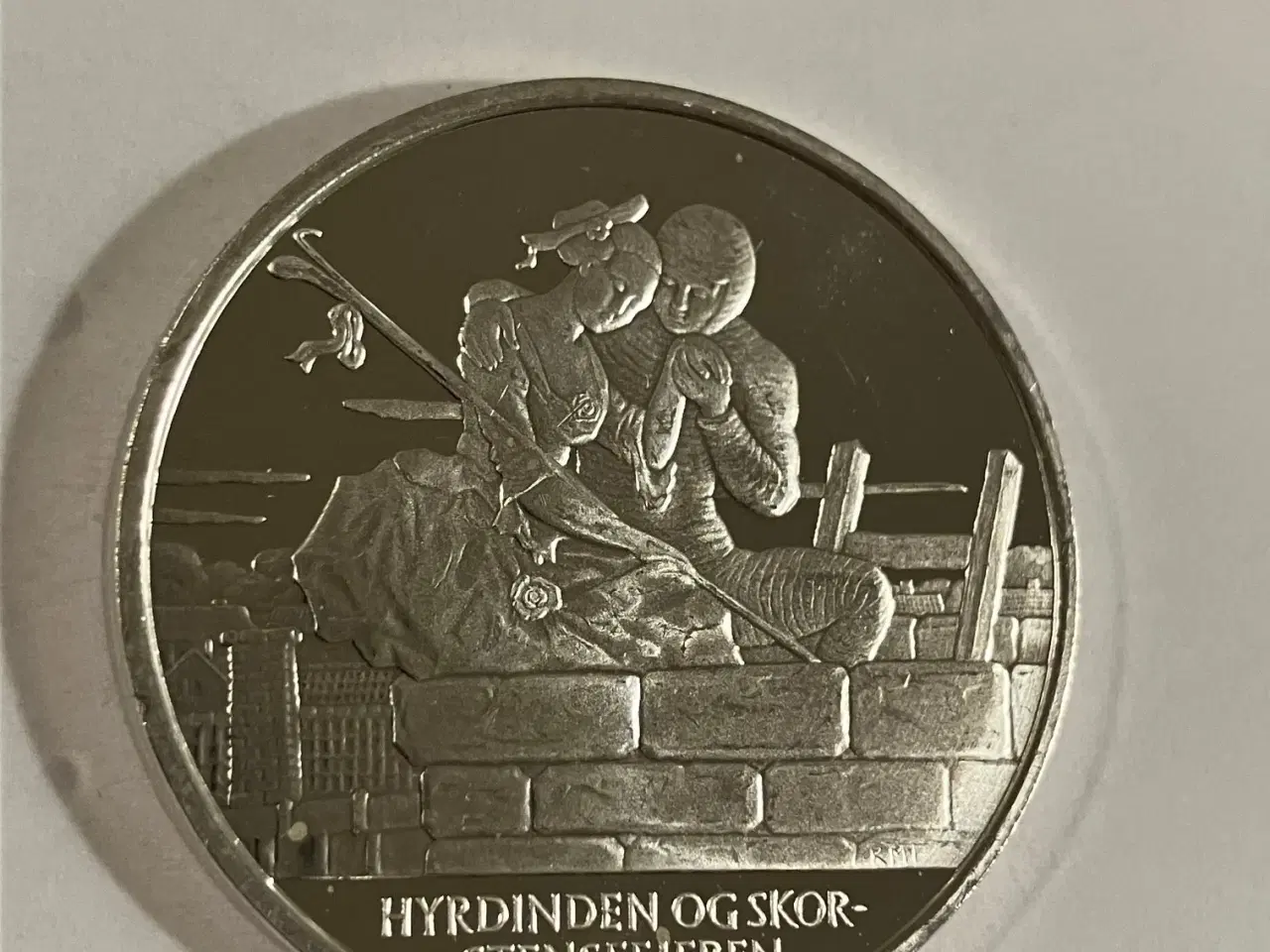 Billede 1 - Hyrdinden og Skorstensfejeren - HC Andersen Sølvmedalje