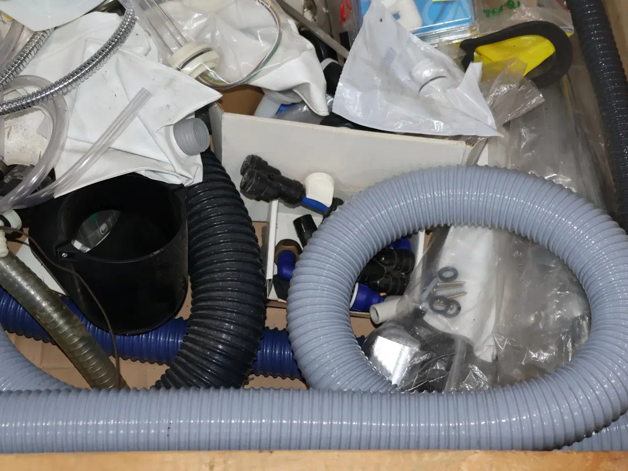 Billede 5 - Palle Vandhaner, varmelegemer, antenner mm.