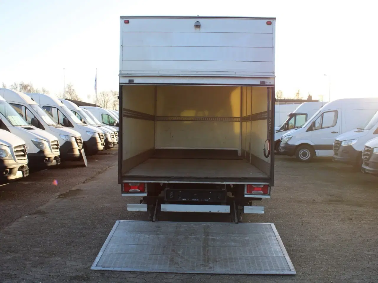 Billede 10 - Iveco Daily 2,3 35S14 Alukasse m/lift AG8