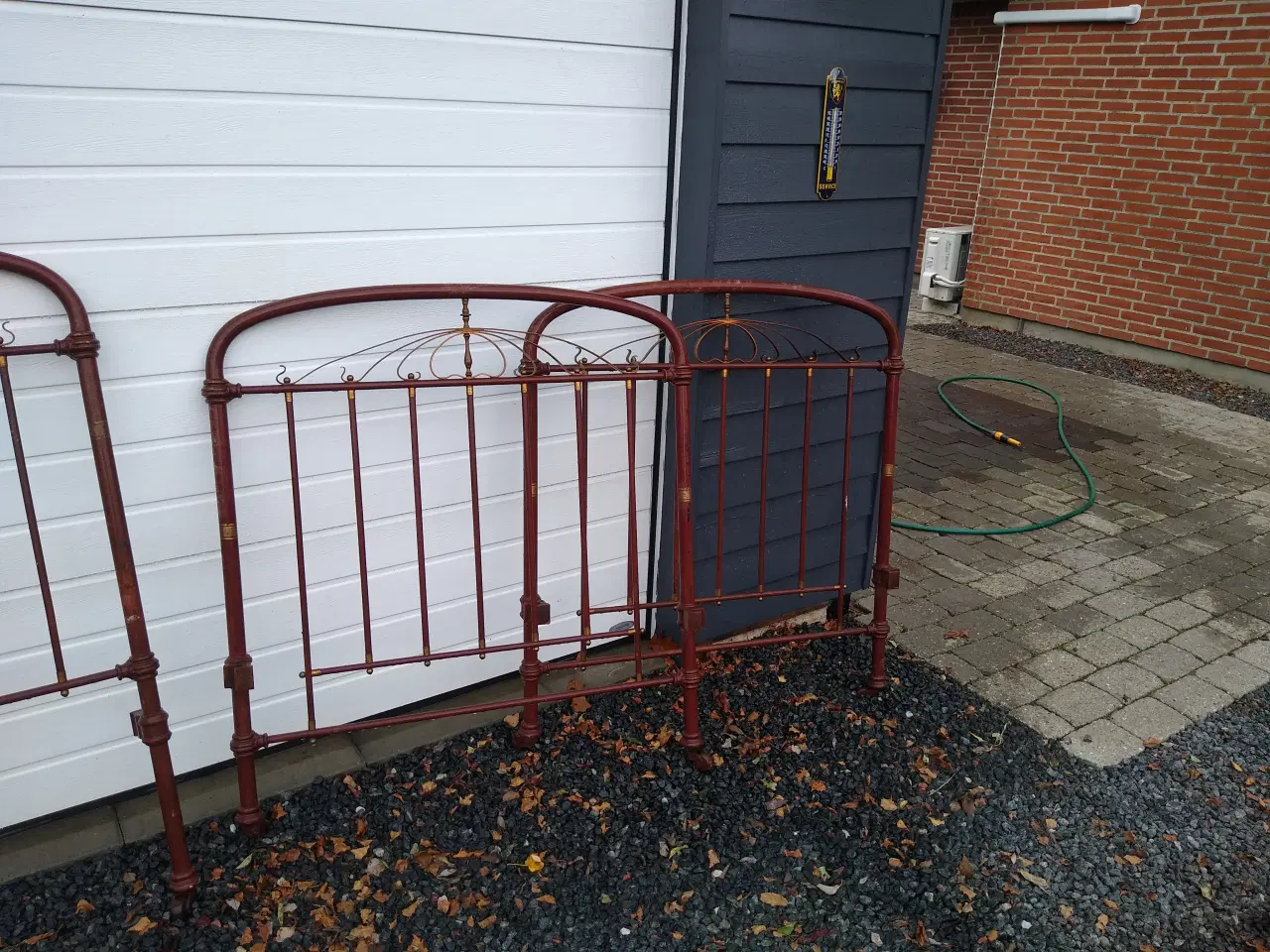 Billede 2 - 4 Gamle jernsenge /gavle