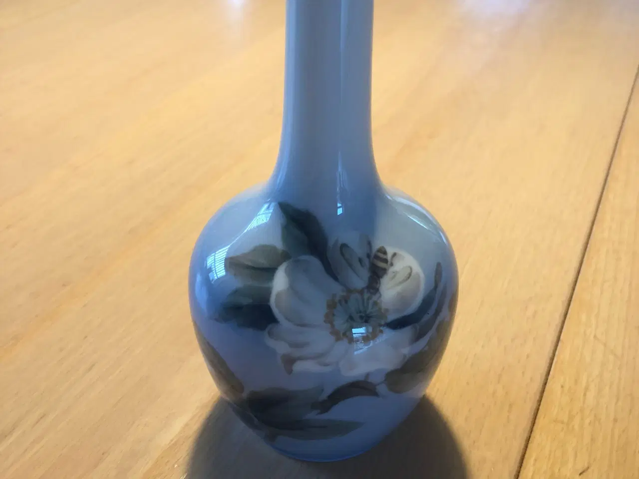 Billede 1 - Vase blomst og bien