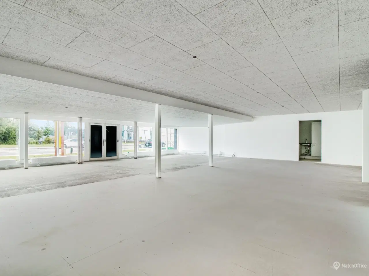 Billede 1 - 340 m² butik med topplacering og synlighed - Vejlevej 359B