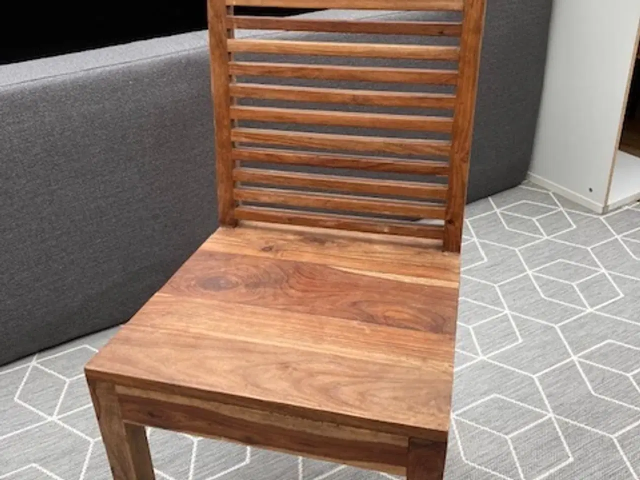 Billede 3 - Spisebord, 6 stole japansk kirsebærtræ