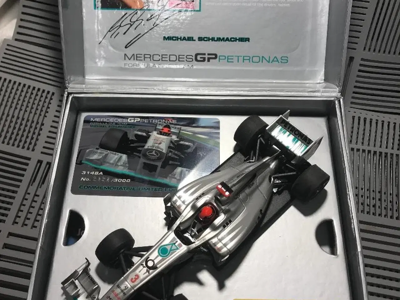 Billede 1 - Scalextric Schumacher Mercedes F1 Limited Edition