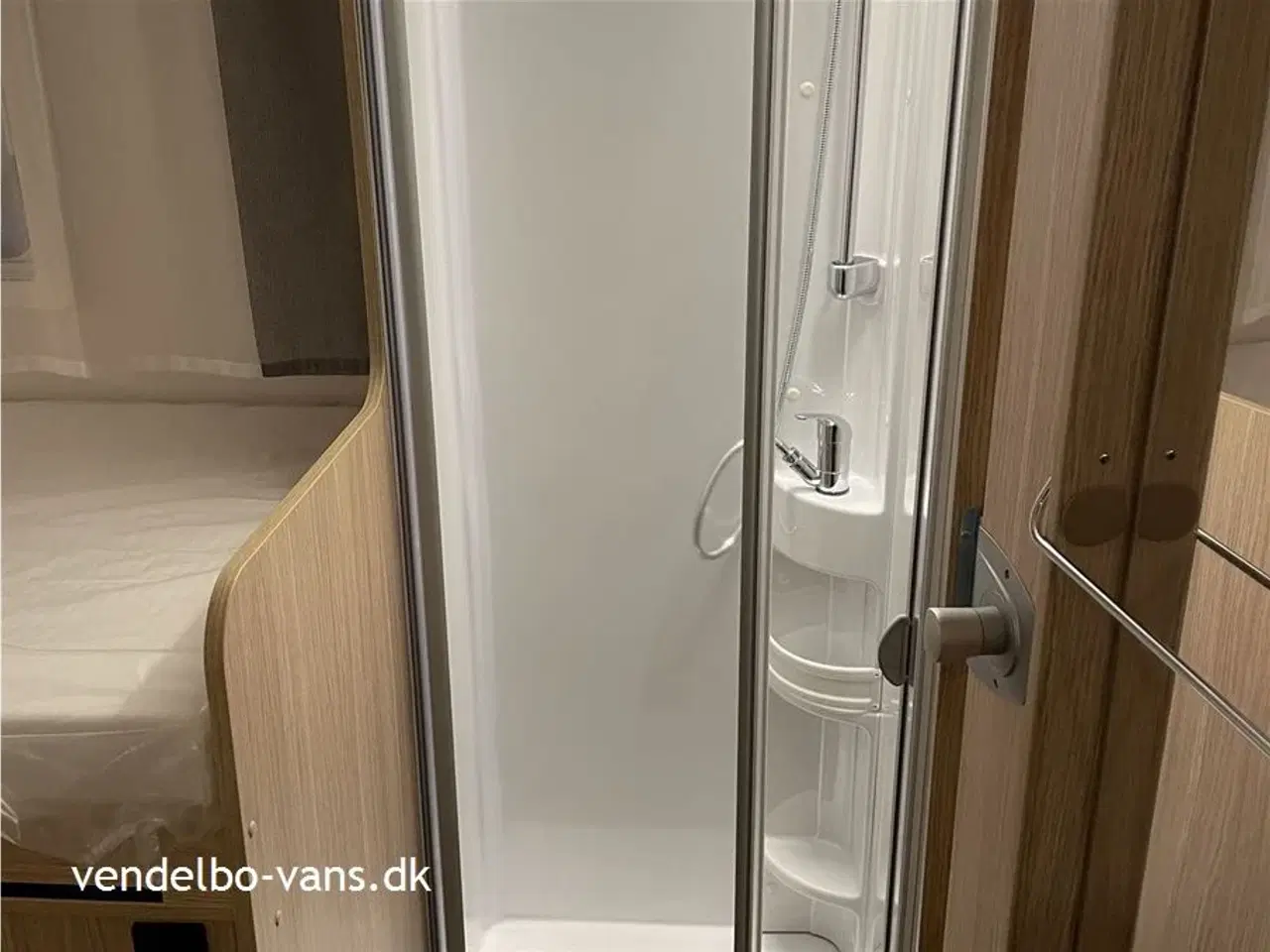 Billede 11 - 2023 - SunLight T 68 Adventure Edition   Enkeltsenge og stor garage - AUT. GEAR