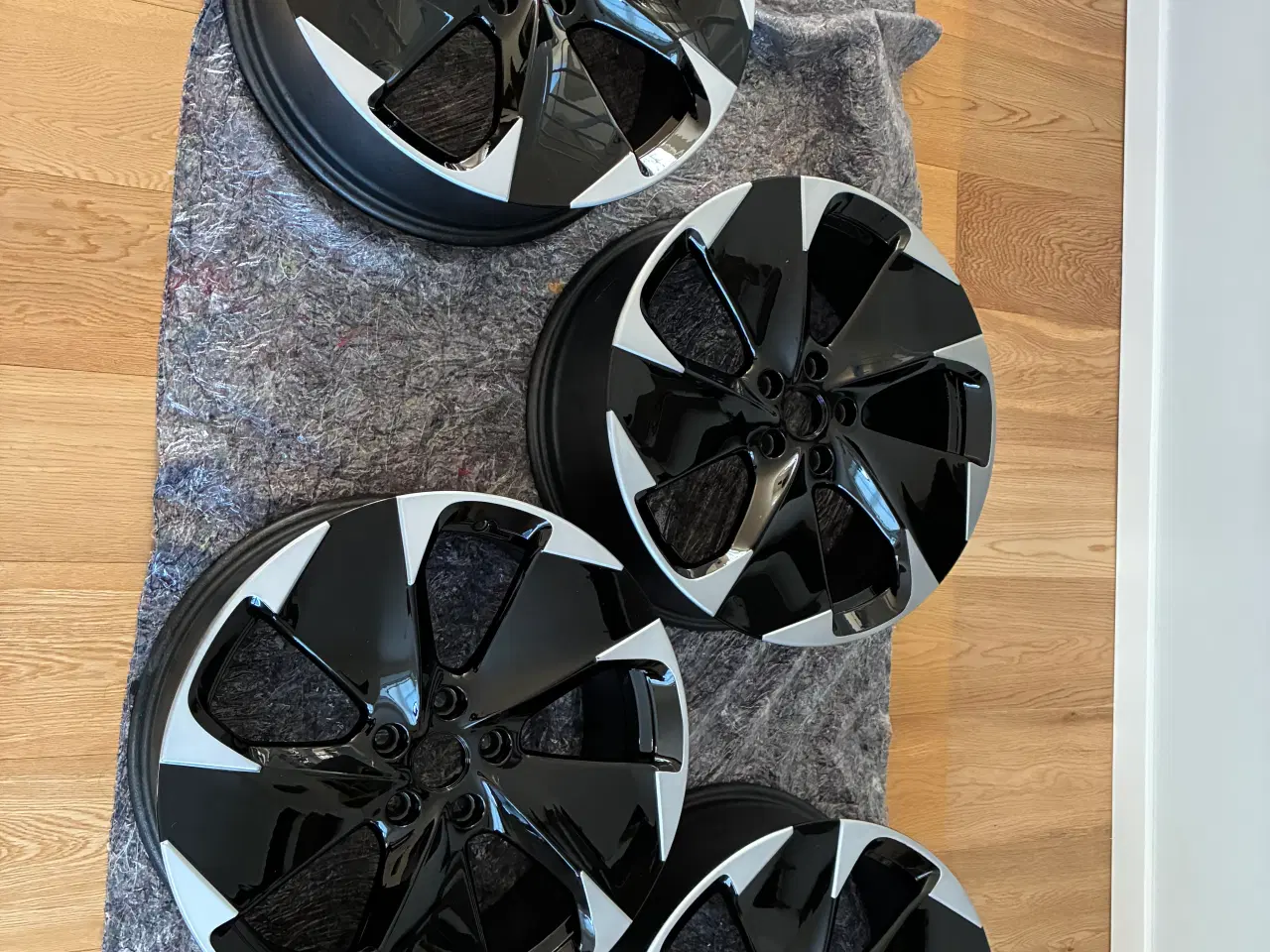 Billede 2 - Cupra Born originale typhoon 19" alufælge 