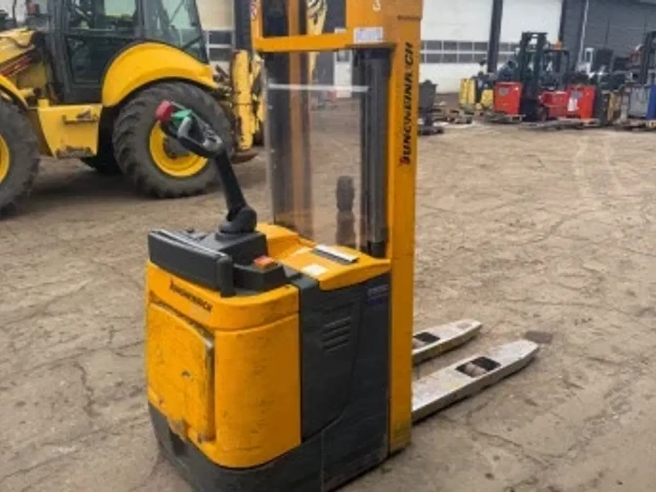 Billede 3 - Stabler med friløft