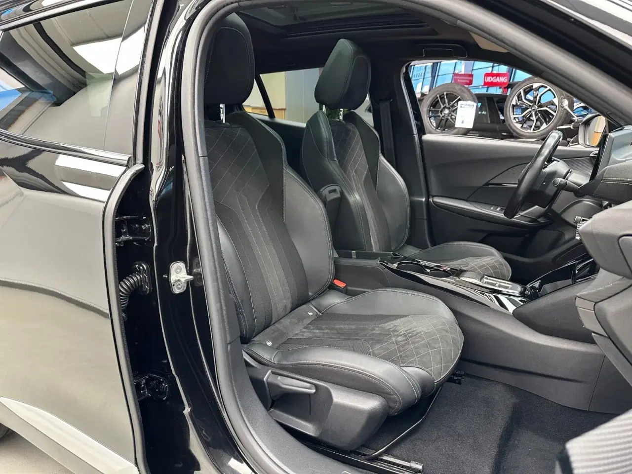 Billede 13 - Peugeot e-2008 50 GT Pack