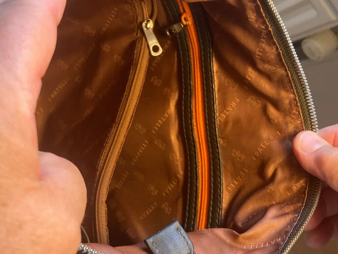 Billede 4 - Olivengrøn skindtaske fra Fratelli