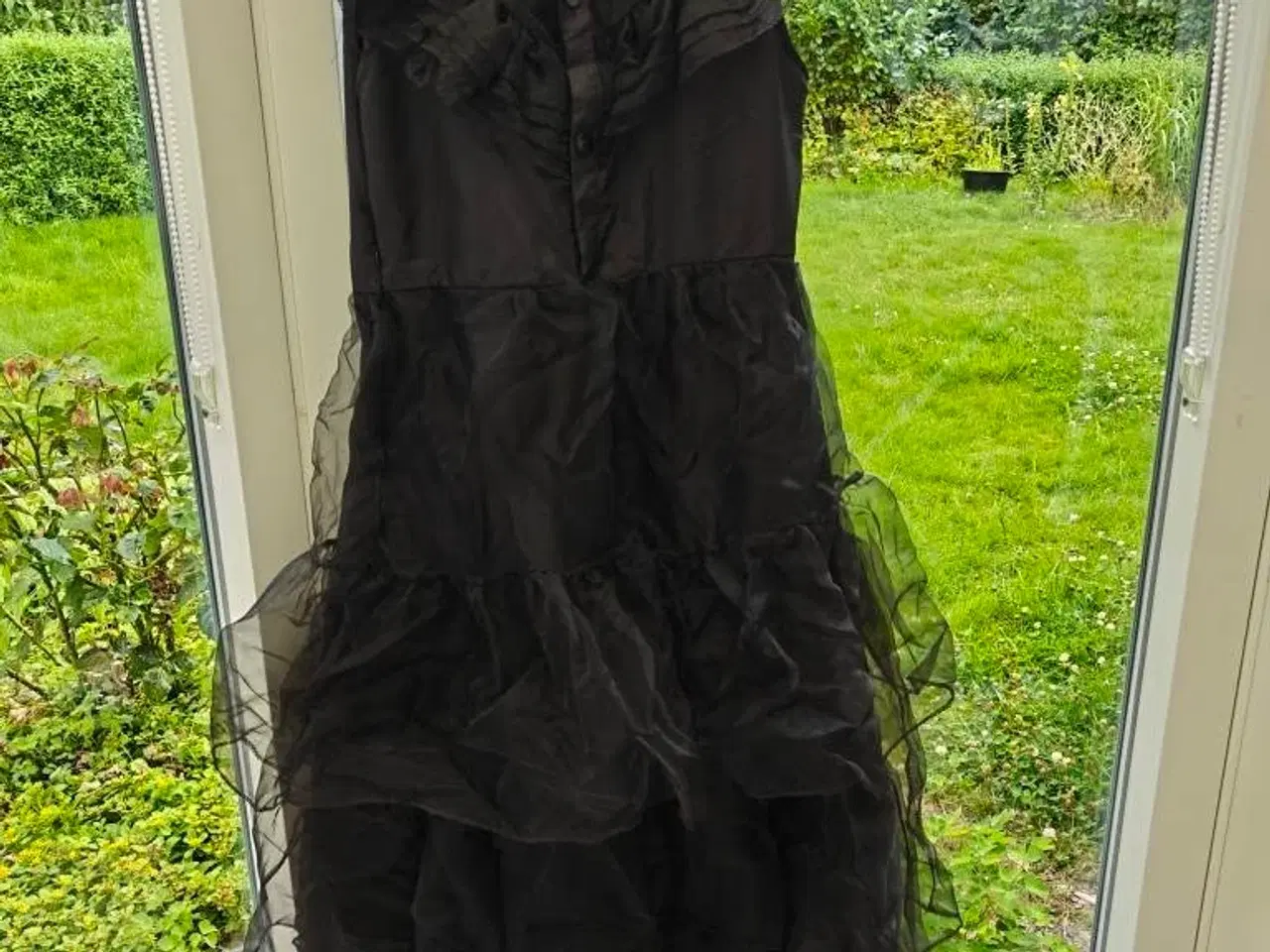 Billede 2 - Wednesday Addams Balkjole kostume