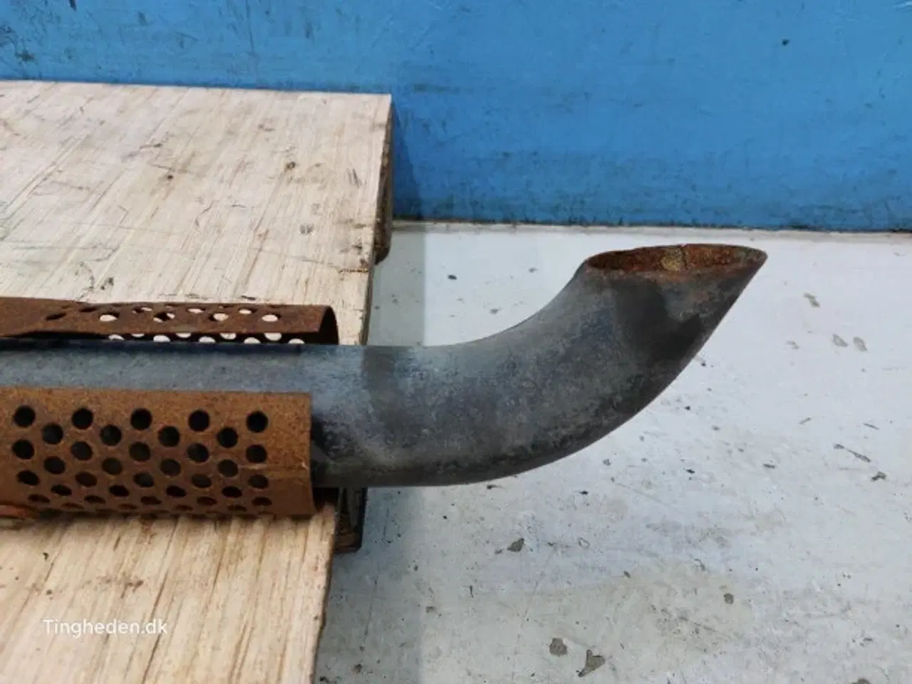 Billede 18 - Case Farmall 95A Udstødningsrør 5091091