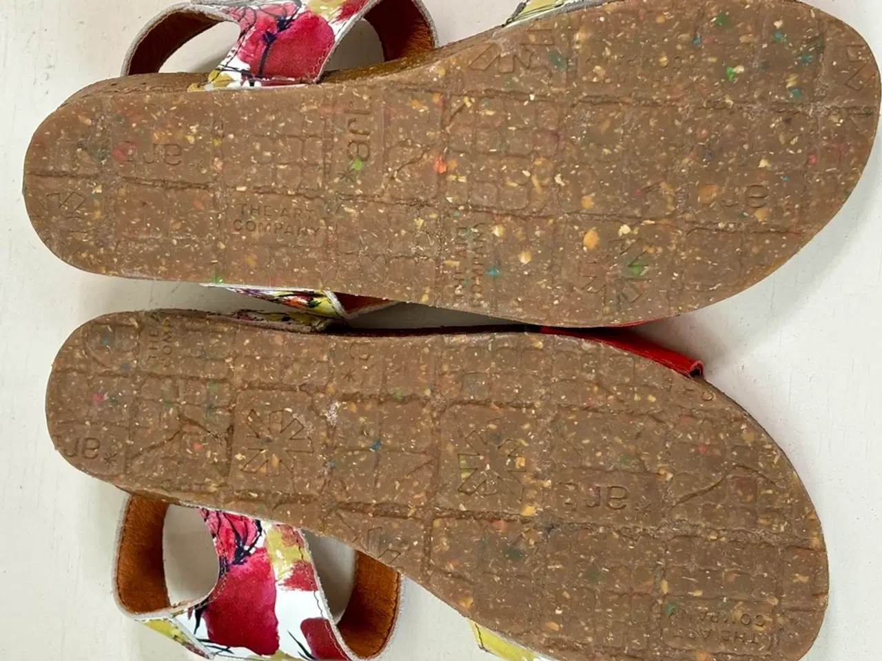 Billede 6 - Art*, røde/blomstrede sandaler, str 37