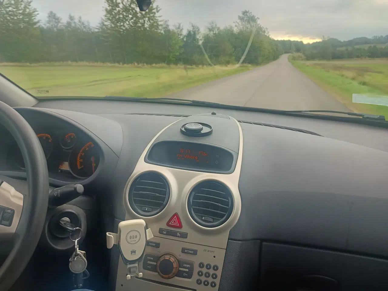 Billede 6 - Helt nysynet Opel Corsa 1,0 