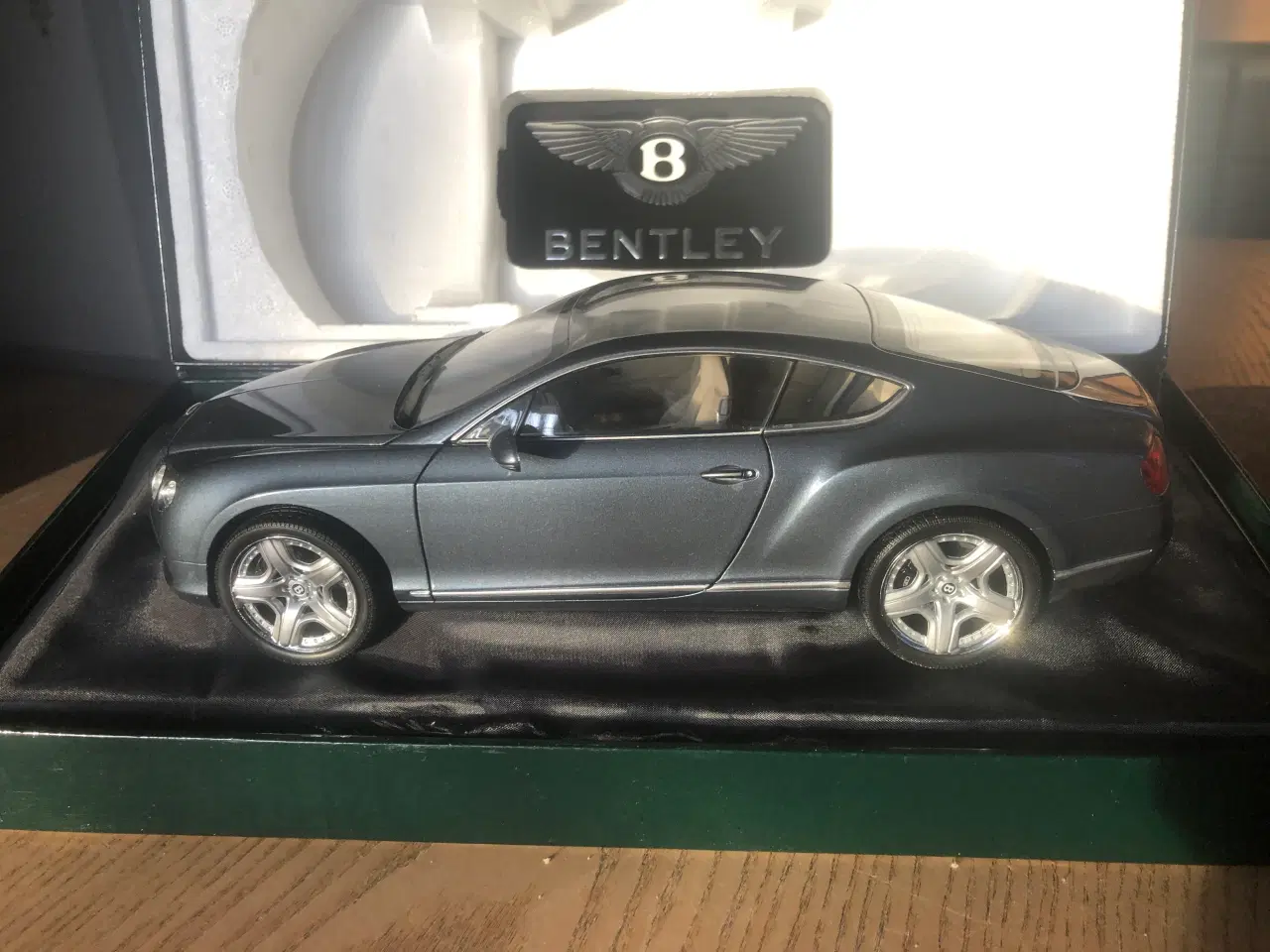 Billede 1 - 1:18 Bentley Continental GT 2011 Dealer