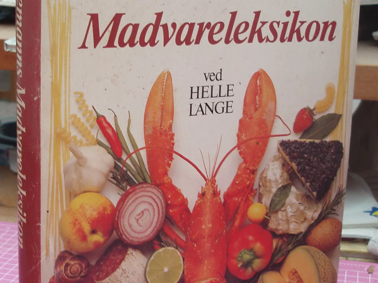 Billede 1 - Lademanns Madvareleksikon ved Helle Lange