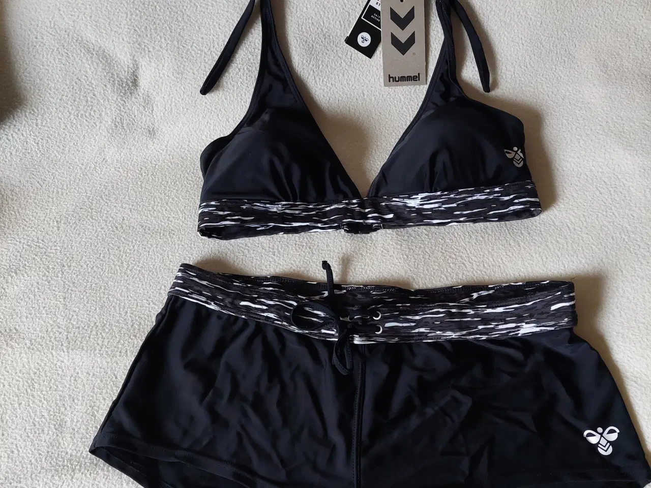 Billede 1 - Pæn Ny Hummel Bikini str L 