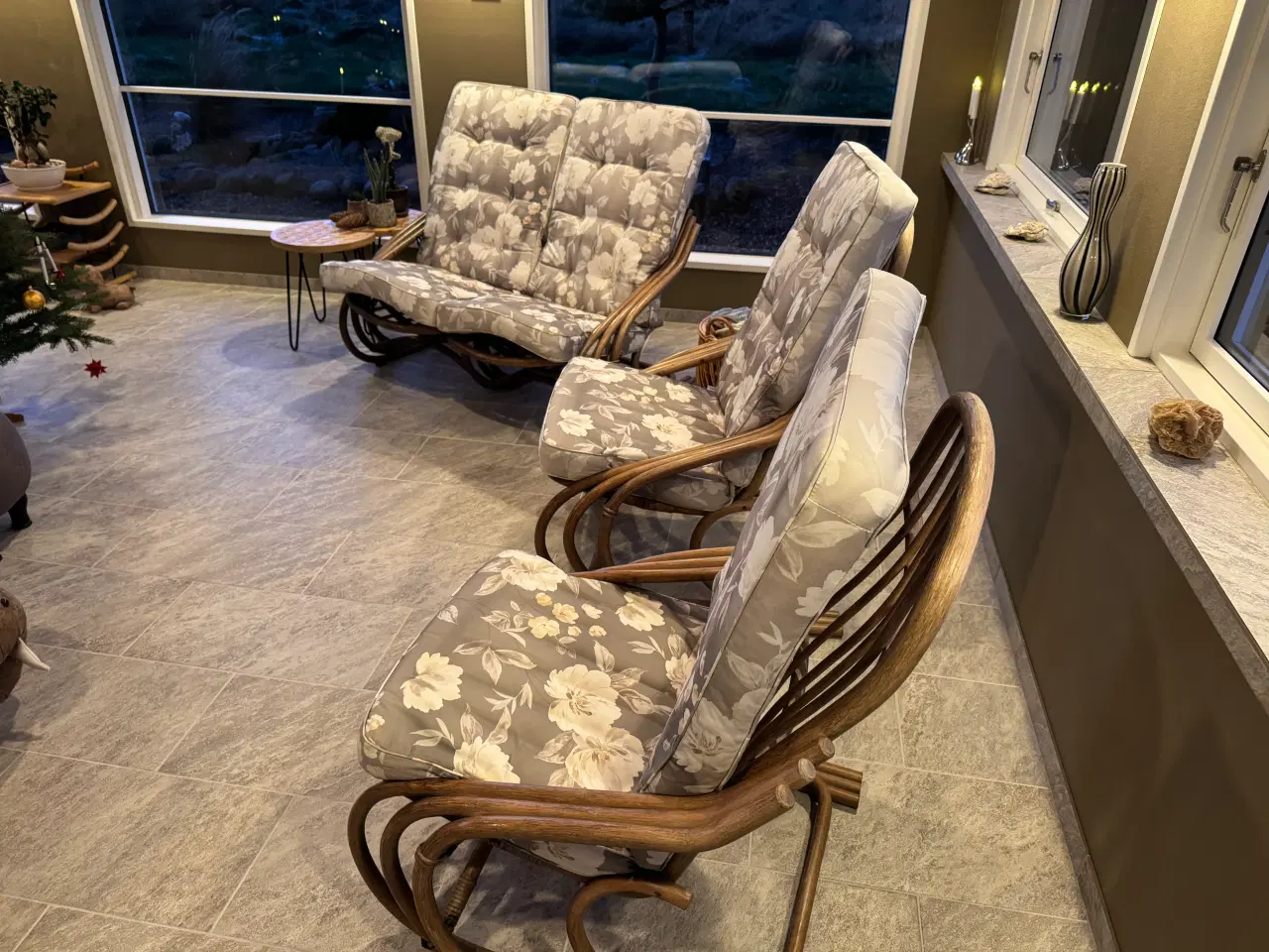 Billede 2 - 2 Pers. Sofa. Og 2 stk stole