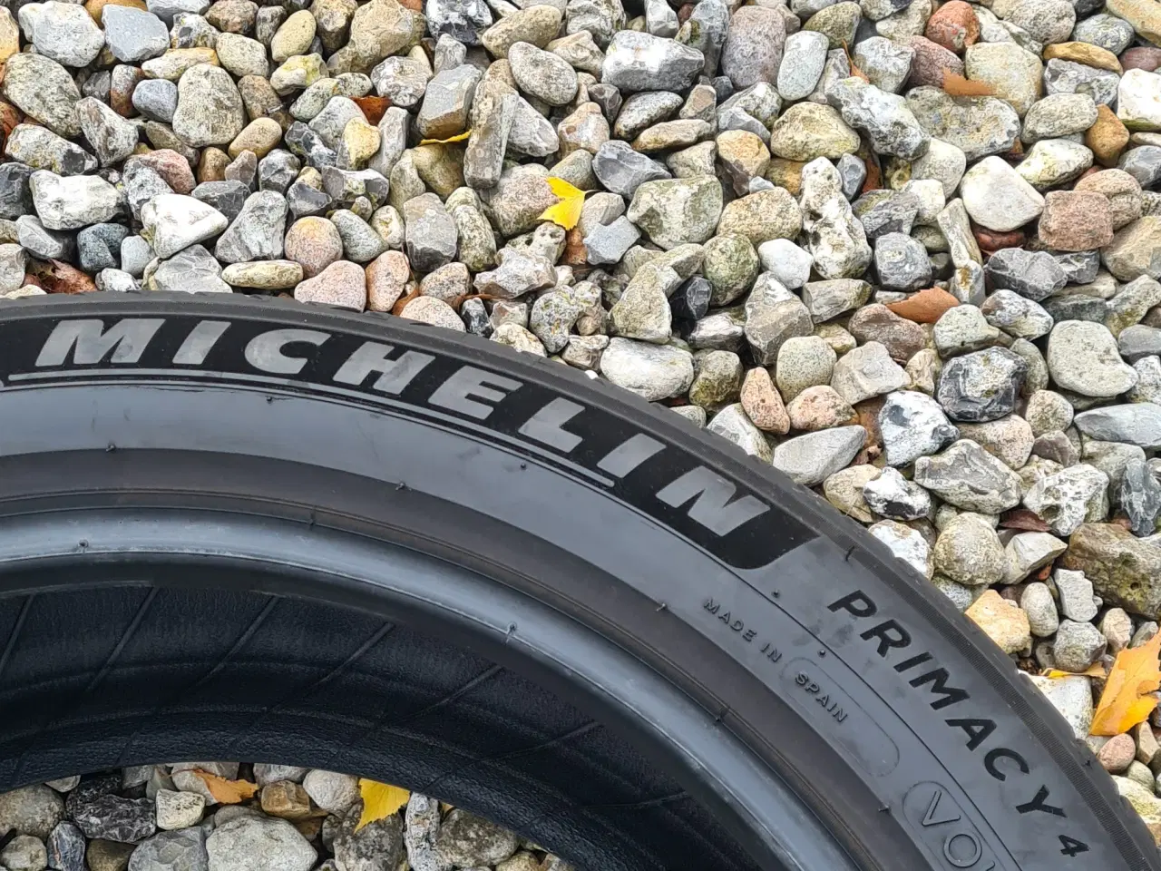Billede 1 - 4 stk Michelin dæk 255/45 R20  6til 7m.m. 