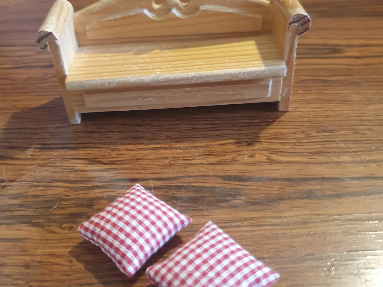 Billede 2 - Lundby køkken bænk 