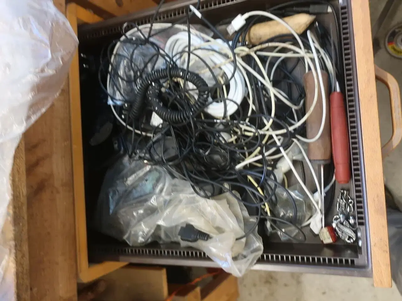 Billede 79 - Ryd hele værkstedet for løse dele